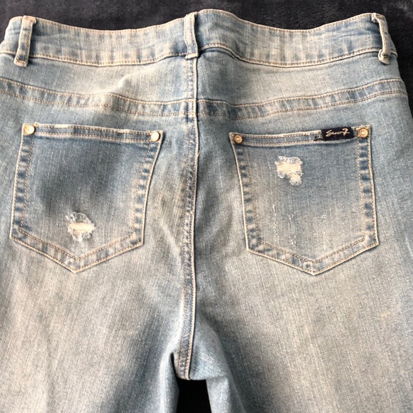 Distressed Jeans - Picture 5 of 5